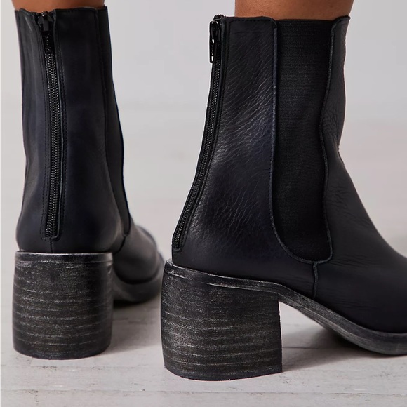 SALE 🚨 Free People Essential Chelsea Leather Boots Sz 39 9 8.5 - Picture 5 of 7